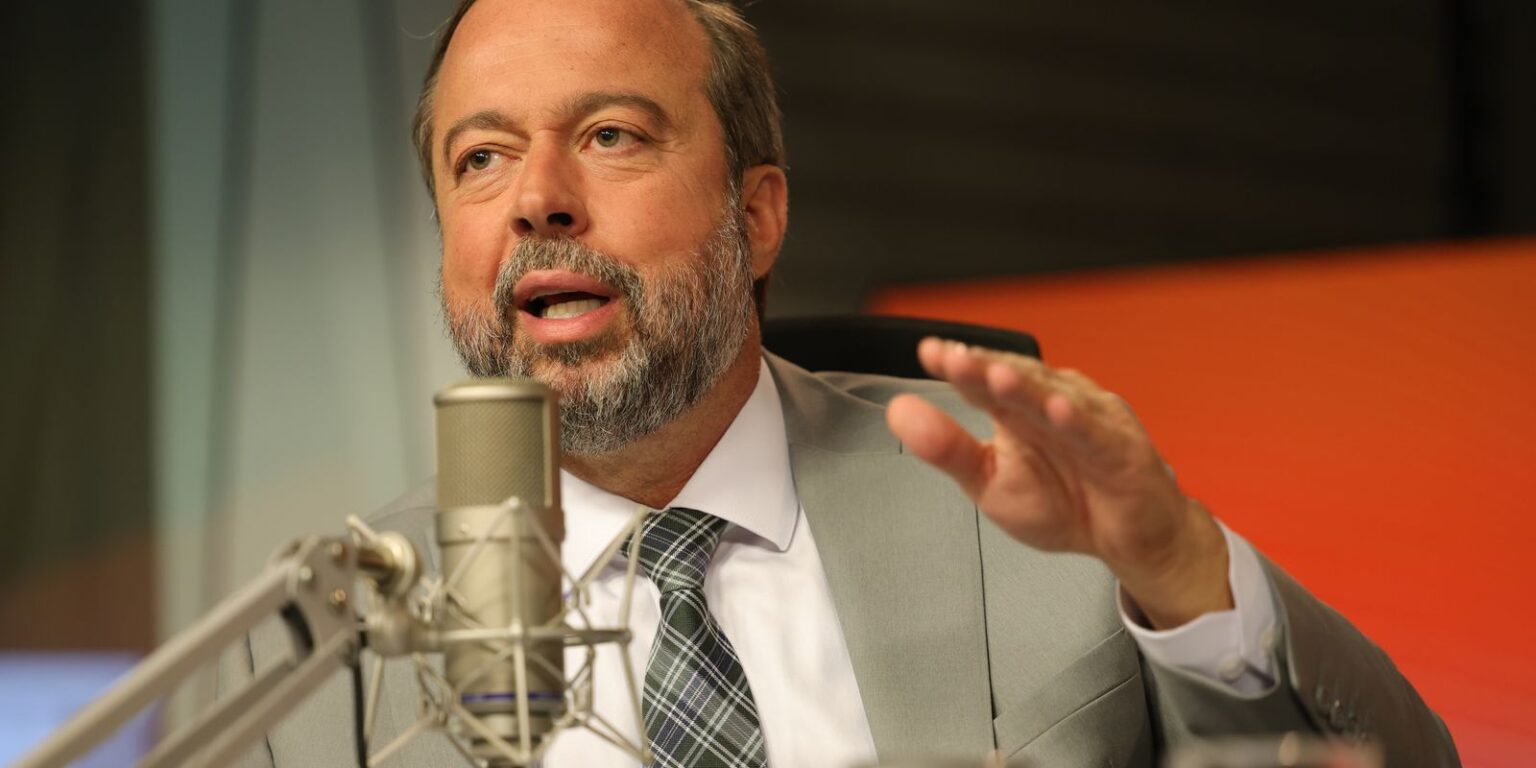 Falta de energia de hoje não pode ser chamada de apagão, diz ministro