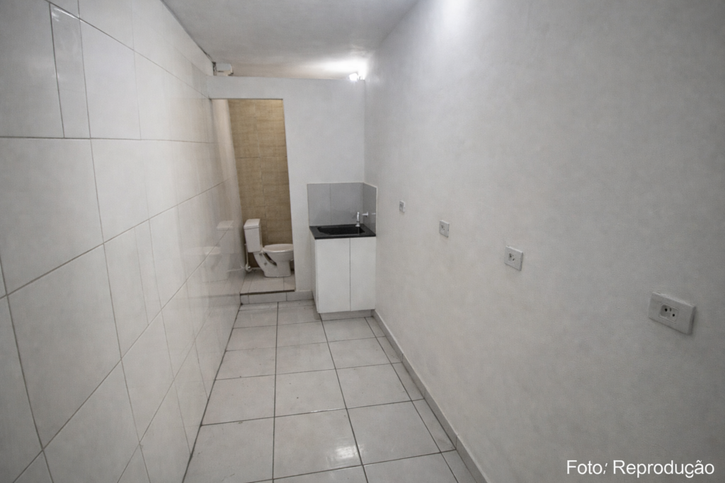 Kitnet de 10 m² viraliza e levanta debate sobre moradia em São Paulo