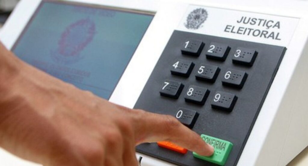 Pesquisas revelam aprovação de Lula em queda livre a seis meses das eleições